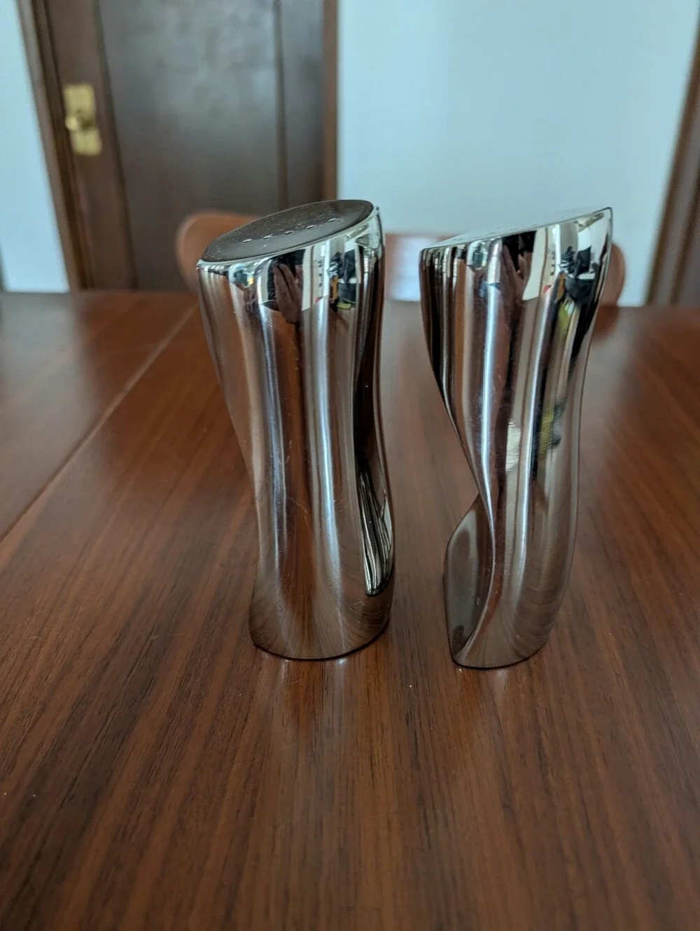 Nambe Sculpture Steve Cozzolino Chrome Salt and Pepper Shakers Pre Owned